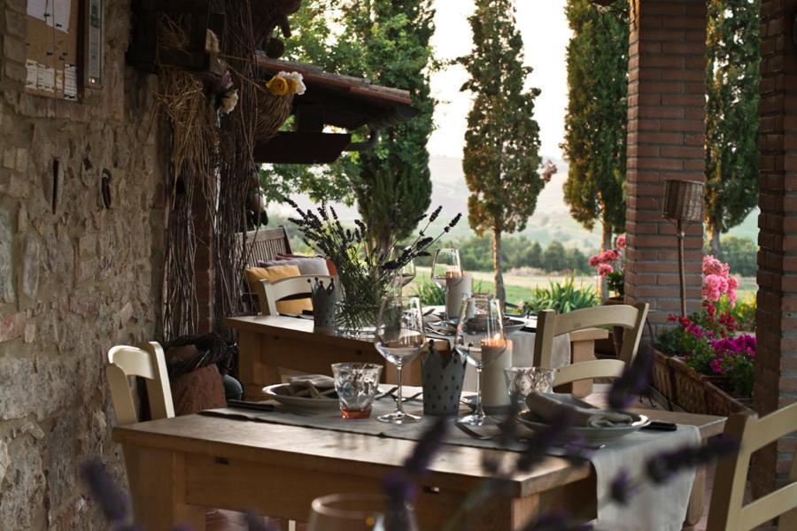 Agriturismo Santa Vittoria Volterra Eksteriør billede